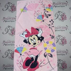 Disney towel Minnie Mouse pink beach bath 🛁 🏝️ summer cute soft Disney lover